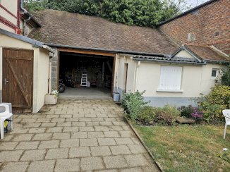 Maison de ville avec cours et garage - L'Aigle (61300)