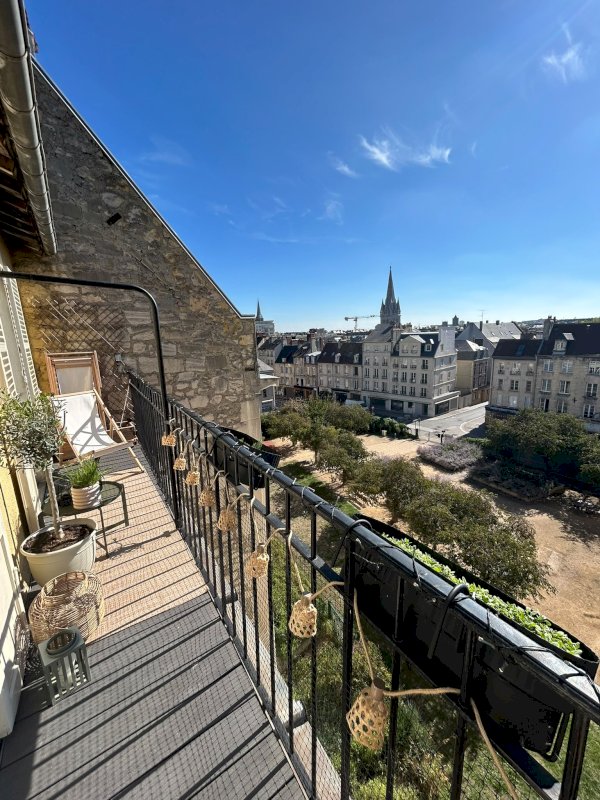À vendre – Charmant T2 bis de 48 m² avec balcon et vue dégagée – Hypercentre de Caen - Photo 2 - Caen