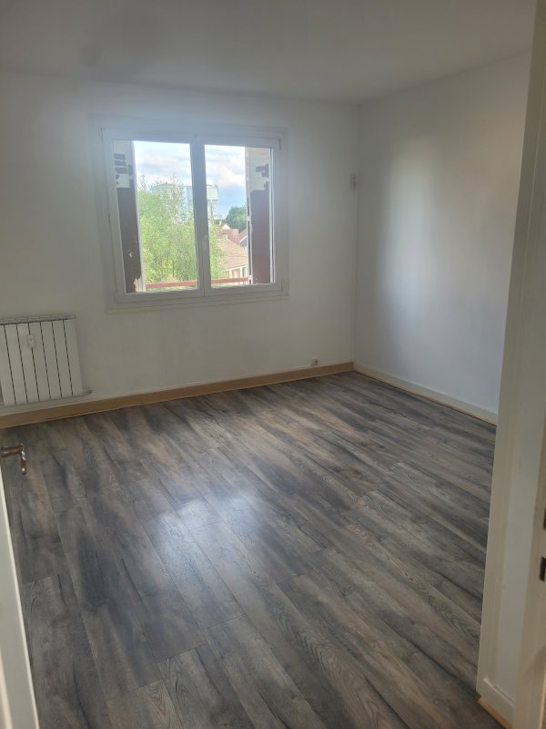 Appartement T4 de 74,58 m² - Photo 3 - Alençon