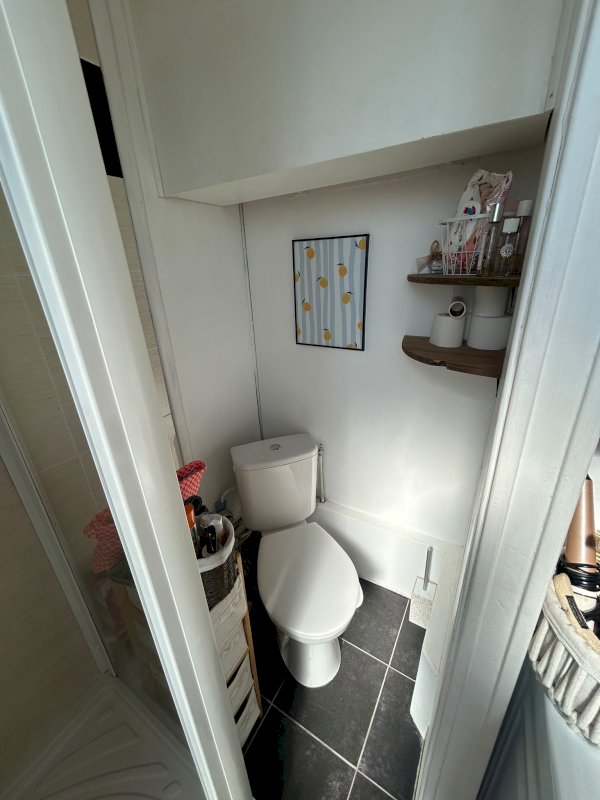 À vendre – Charmant T2 bis de 48 m² avec balcon et vue dégagée – Hypercentre de Caen - Photo 4 - Caen