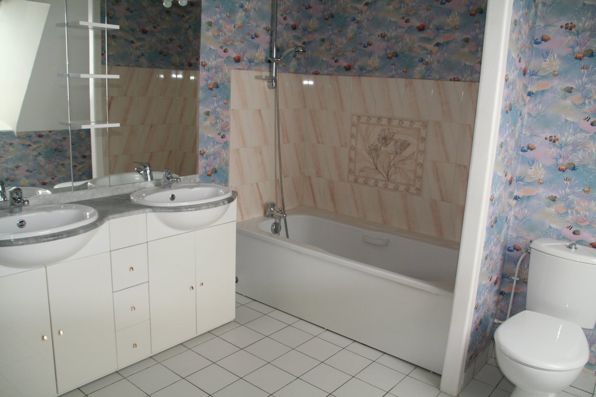 BRETTEVILLE L’ORGUEILLEUSE maison 6 pièces de 101 m² - Photo 5 - Bretteville-l'Orgueilleuse